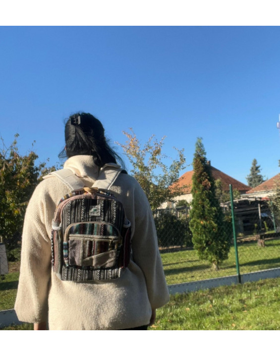 Ethno batoh z konope - farebný stredný